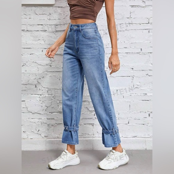 High waist buckle jeans - Picture 2 of 3